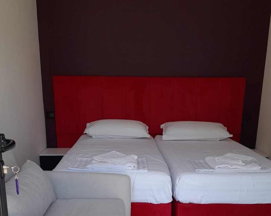 11 Qeparo, Vlore 9425